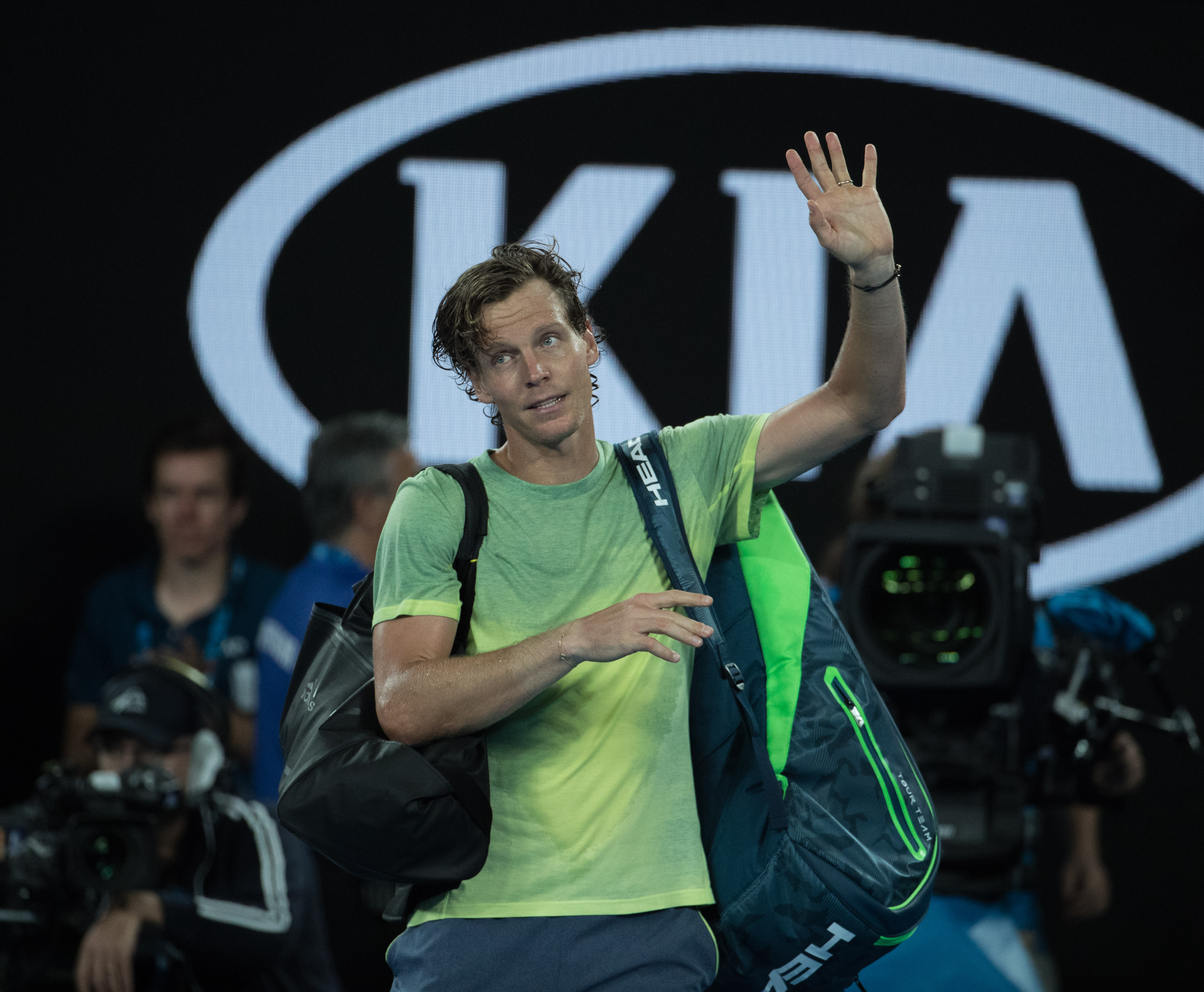 意大利网球队逆转英国网球队,费德勒打破历史纪录 意大利网球队逆转英国网球队,费德勒打破历史纪录