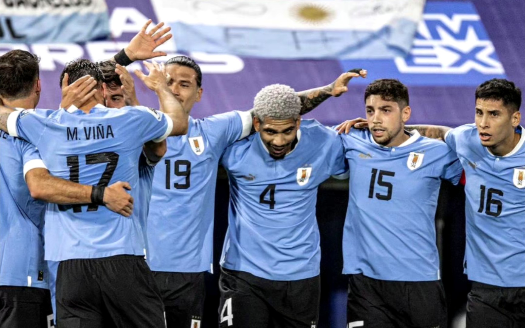 场面火爆!美洲杯观众席沸腾不已 场面火爆!美洲杯观众席沸腾不已