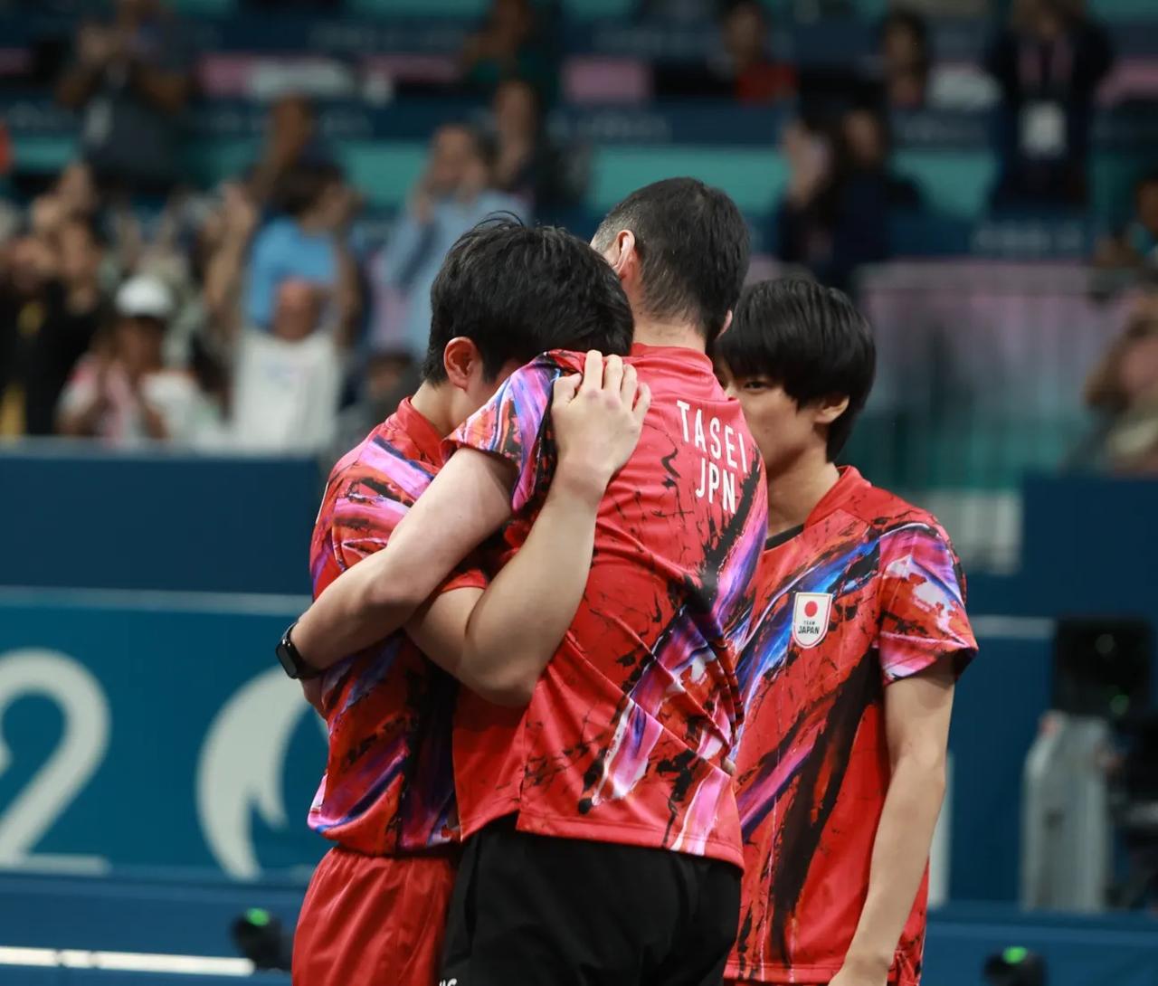 波兰队翻盘日本队,张本智和点燃赛场 波兰队翻盘日本队,张本智和点燃赛场