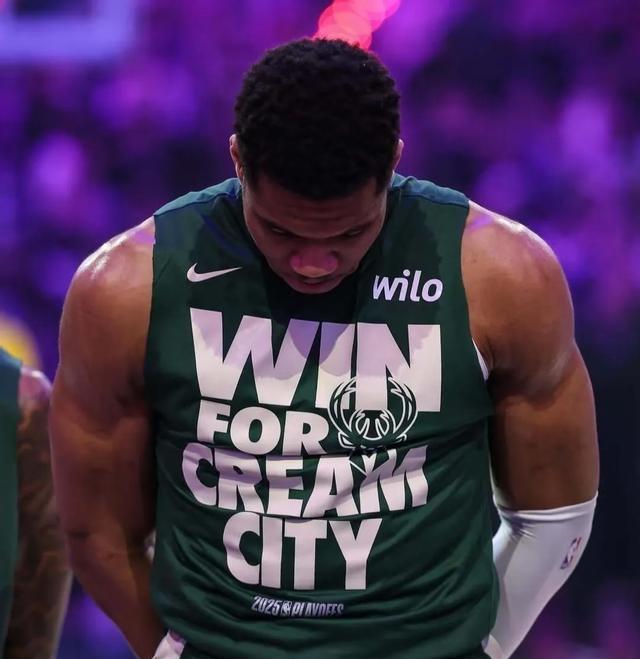 爱游戏入口-火箭险胜快船，字母哥关键制胜