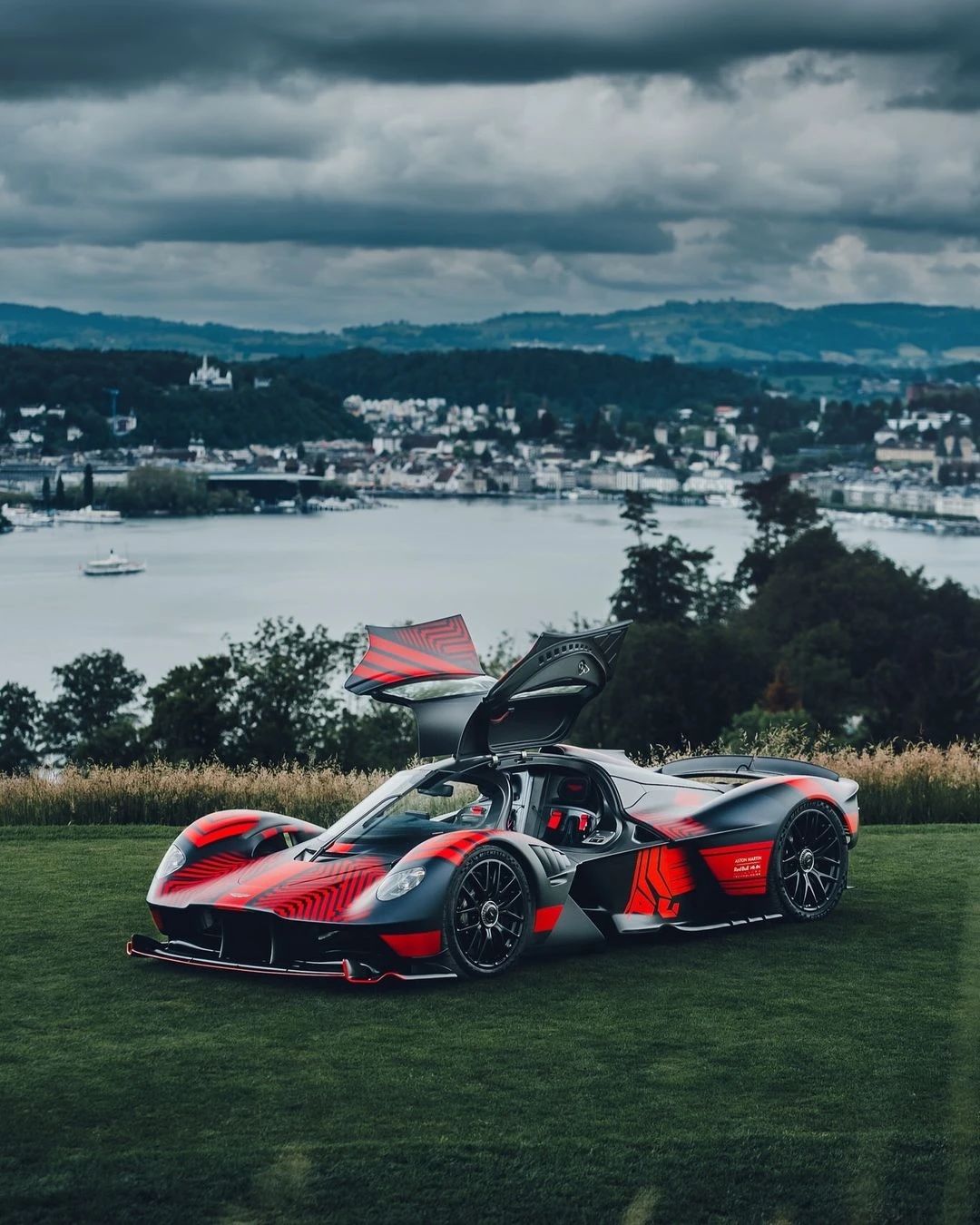 雷诺车队力克阿斯顿马丁，诺里斯高光表现