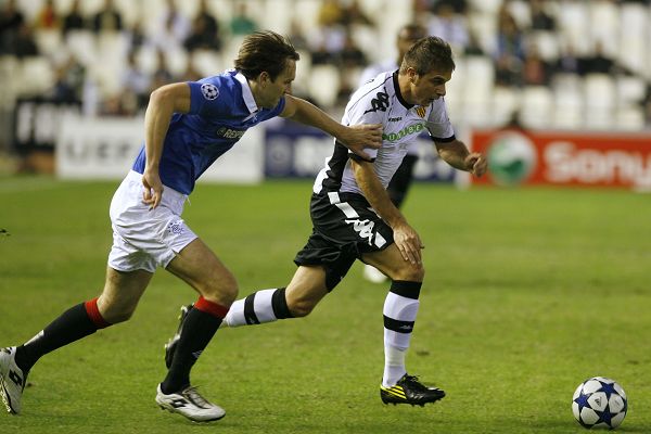 瓦伦西亚主场告捷，晋级前景大好