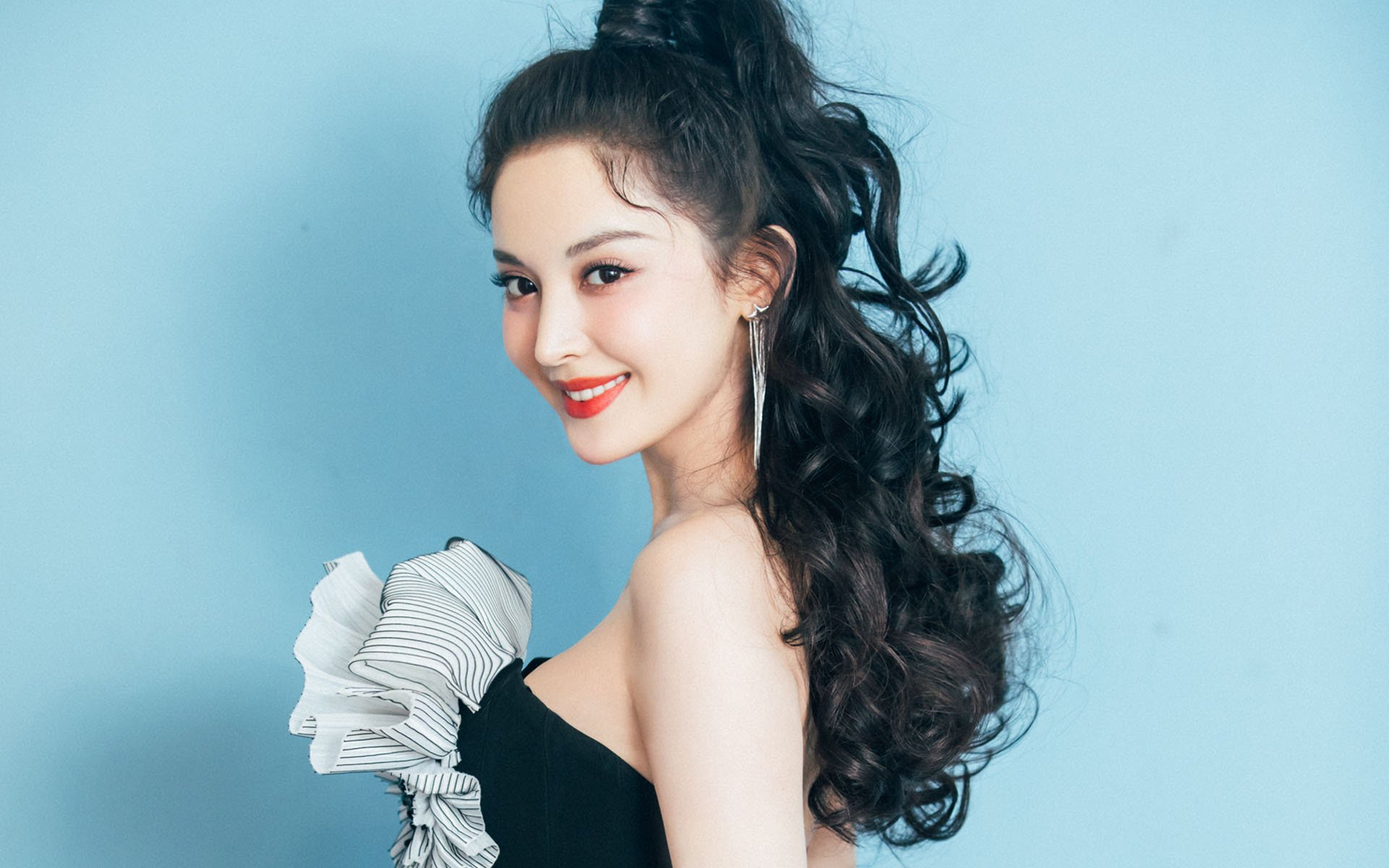 欧联悲歌与英超狂想曲，塞维利亚的黄昏救赎与福登的加冕黎明