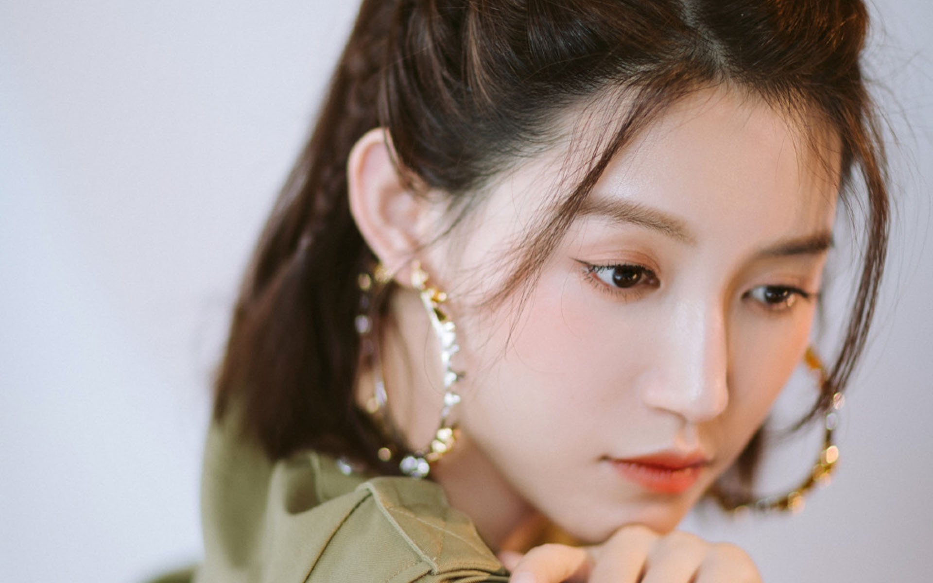 绿茵场与乒乓球台的隔空辉映，奥地利铁血捍卫，梁靖崑一剑惊鸿