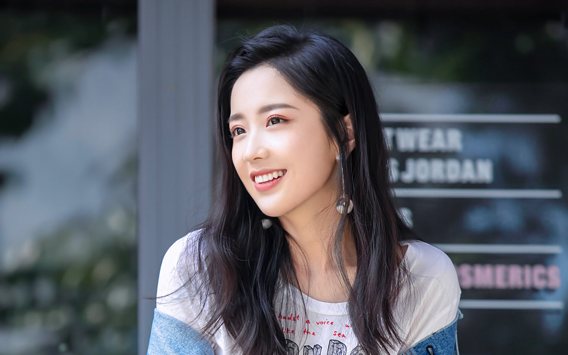 达喀尔的狂欢与华沙的冷静,当爆冷遇见关键先生