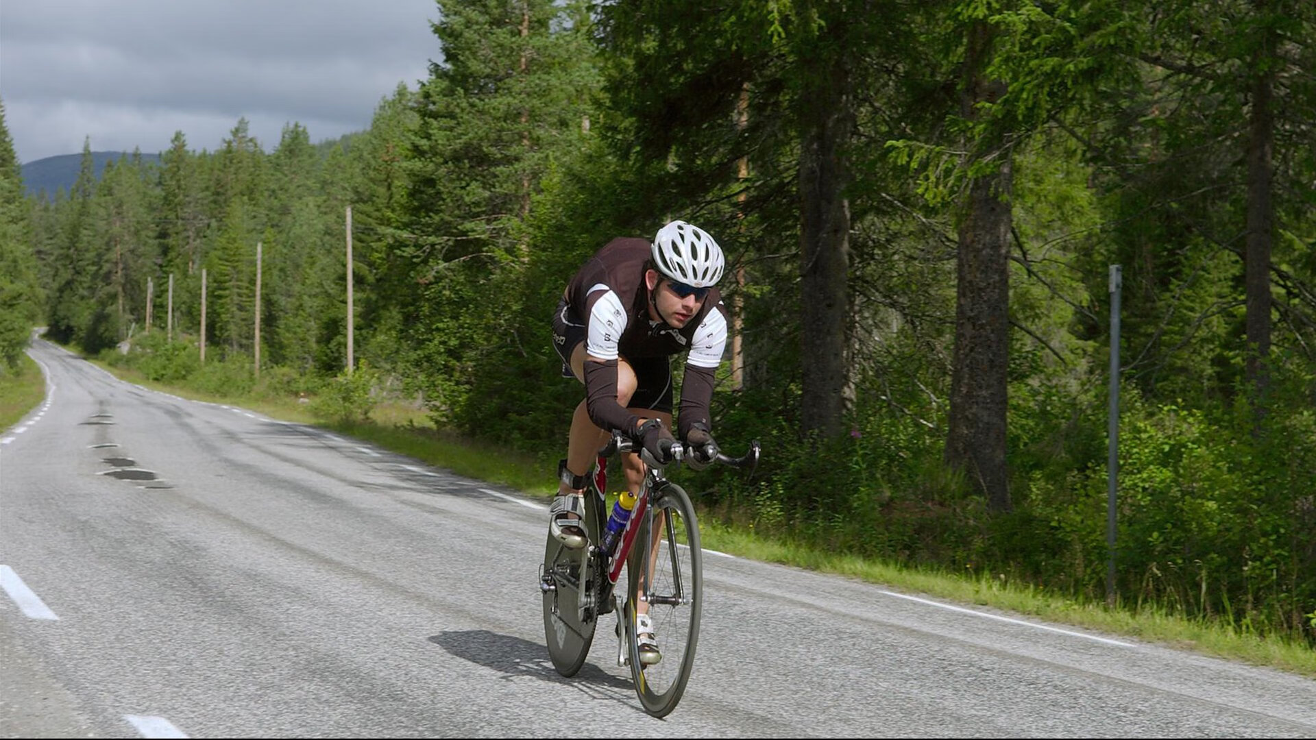 小贾伦攻防一体击溃快船，老鹰巅峰对决早定乾坤