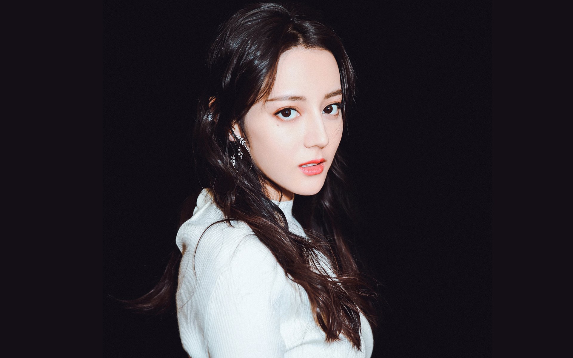 巨人投手宣言，文班亚马三分雨淹没爵士，38分10板7帽诠释唯一性